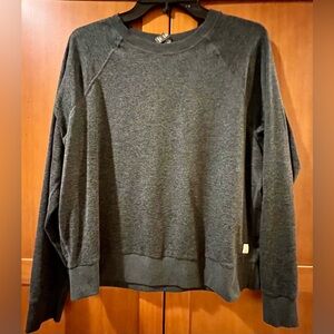 VUORI
LIGHTWEIGHT CREW
SIZE MEDIUM